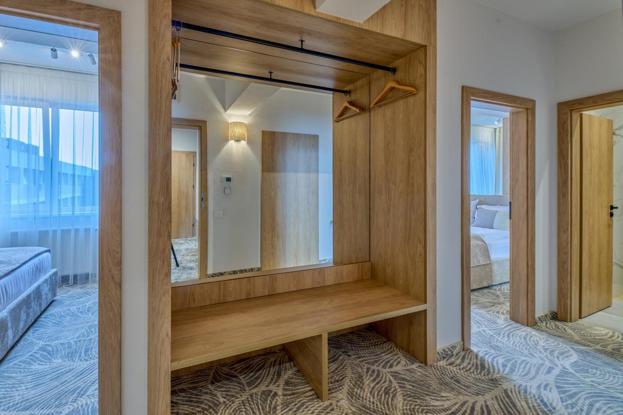 Hotel Serenity טימישוארה מראה חיצוני תמונה