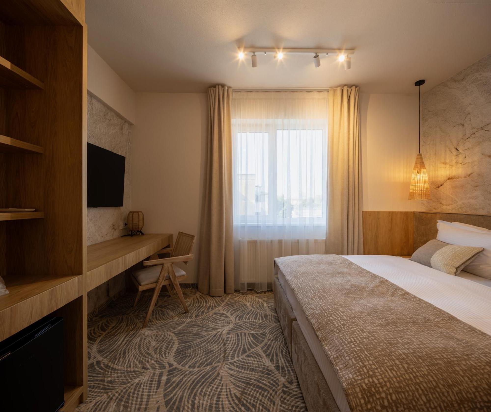 Hotel Serenity טימישוארה מראה חיצוני תמונה