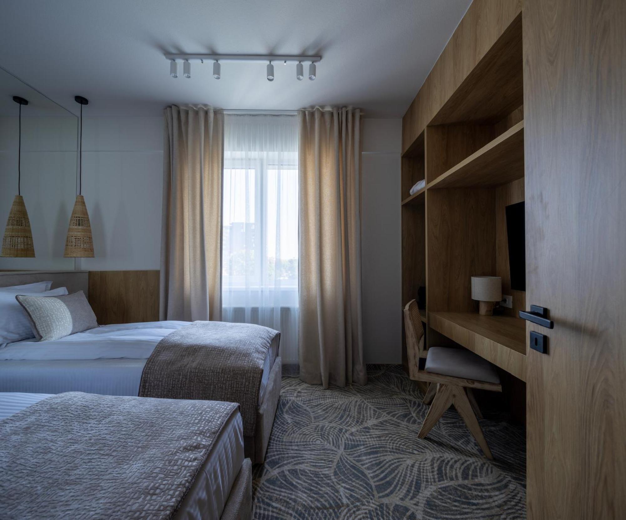 Hotel Serenity טימישוארה מראה חיצוני תמונה